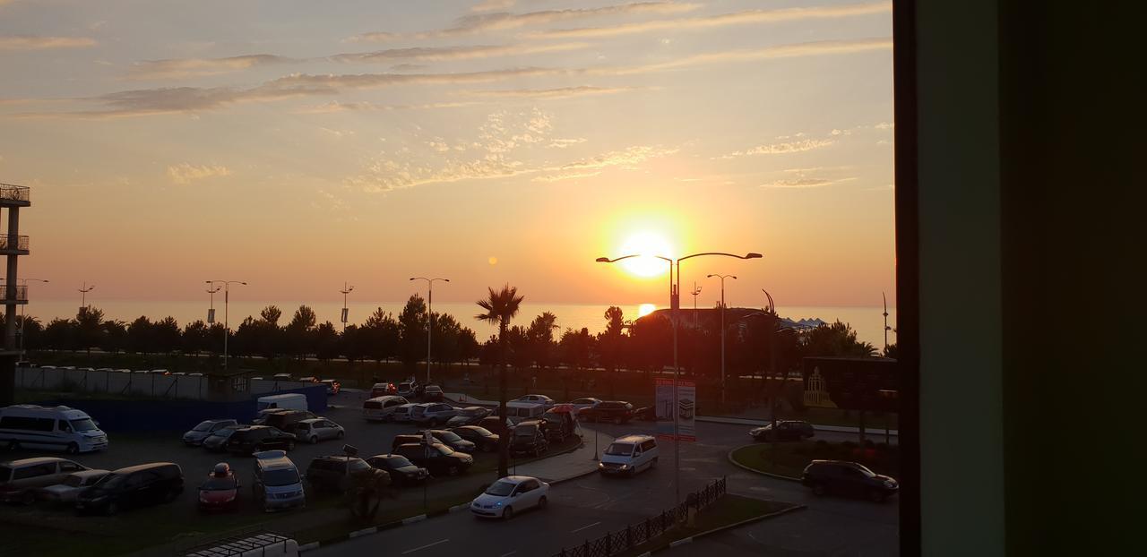 Apartment Rustaveli 59 Batoemi Buitenkant foto